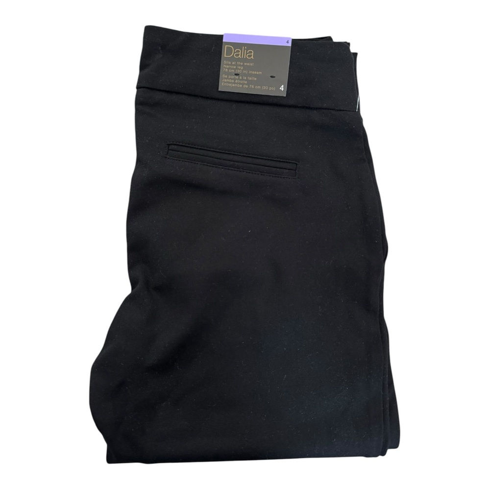 Dalia Women’s Black‎ Dress Pants Size 4 – Narrow Leg, 30” Inseam, Sits at Waist